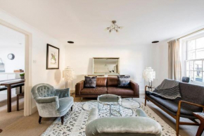 Idyllic mews apartment in fantastic location!